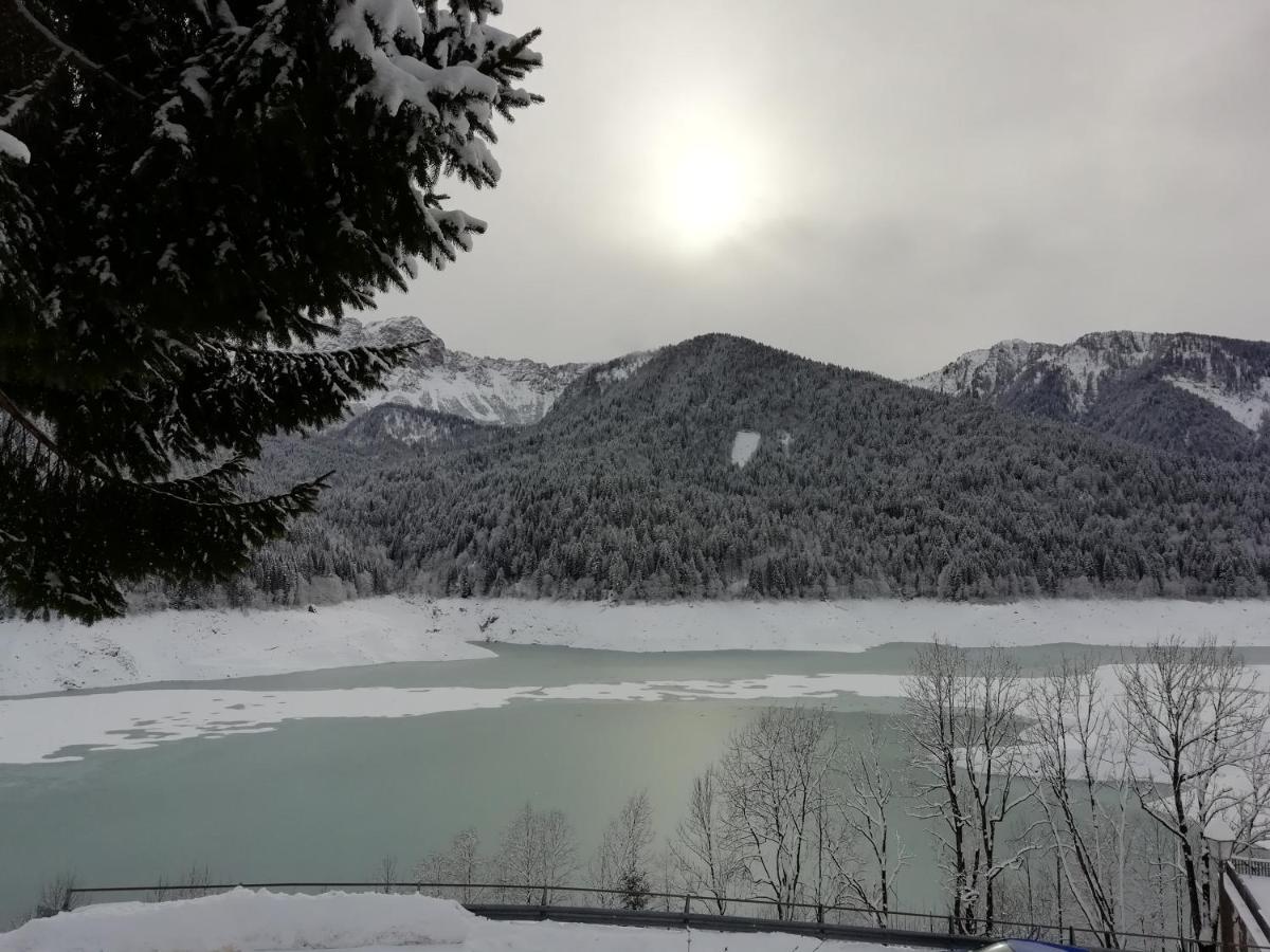 Elison-On The Lake B&B サウリス エクステリア 写真